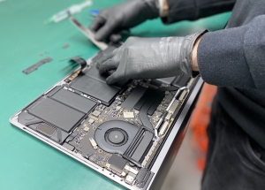 7 Signs Your MacBook Needs a Repair